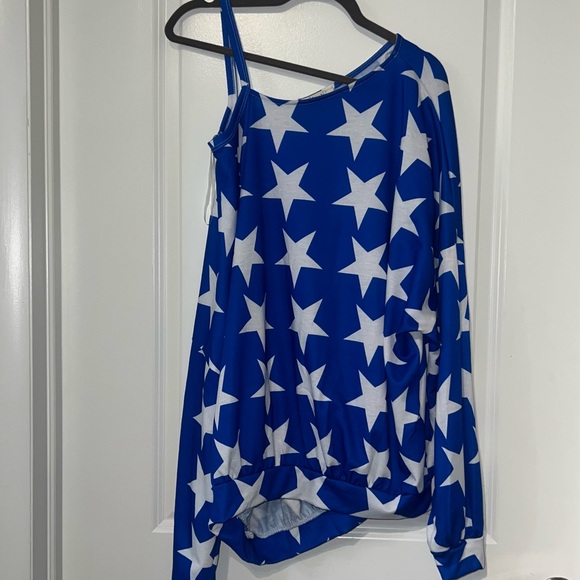 FANTASTIC FAWN Blue + White Star Strap Cutout Oversized Top Size Medium - Picture 1 of 8